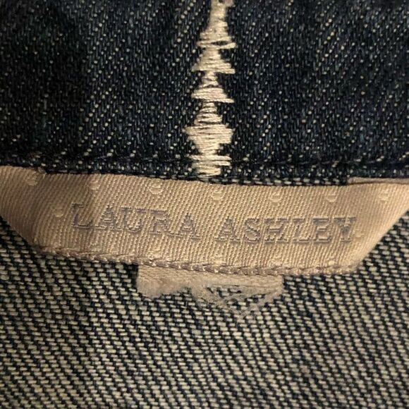 Laura Ashley Women’s Denim Jean Jacket Blue/White Southwestern design Size 10 - Picture 3 of 13
